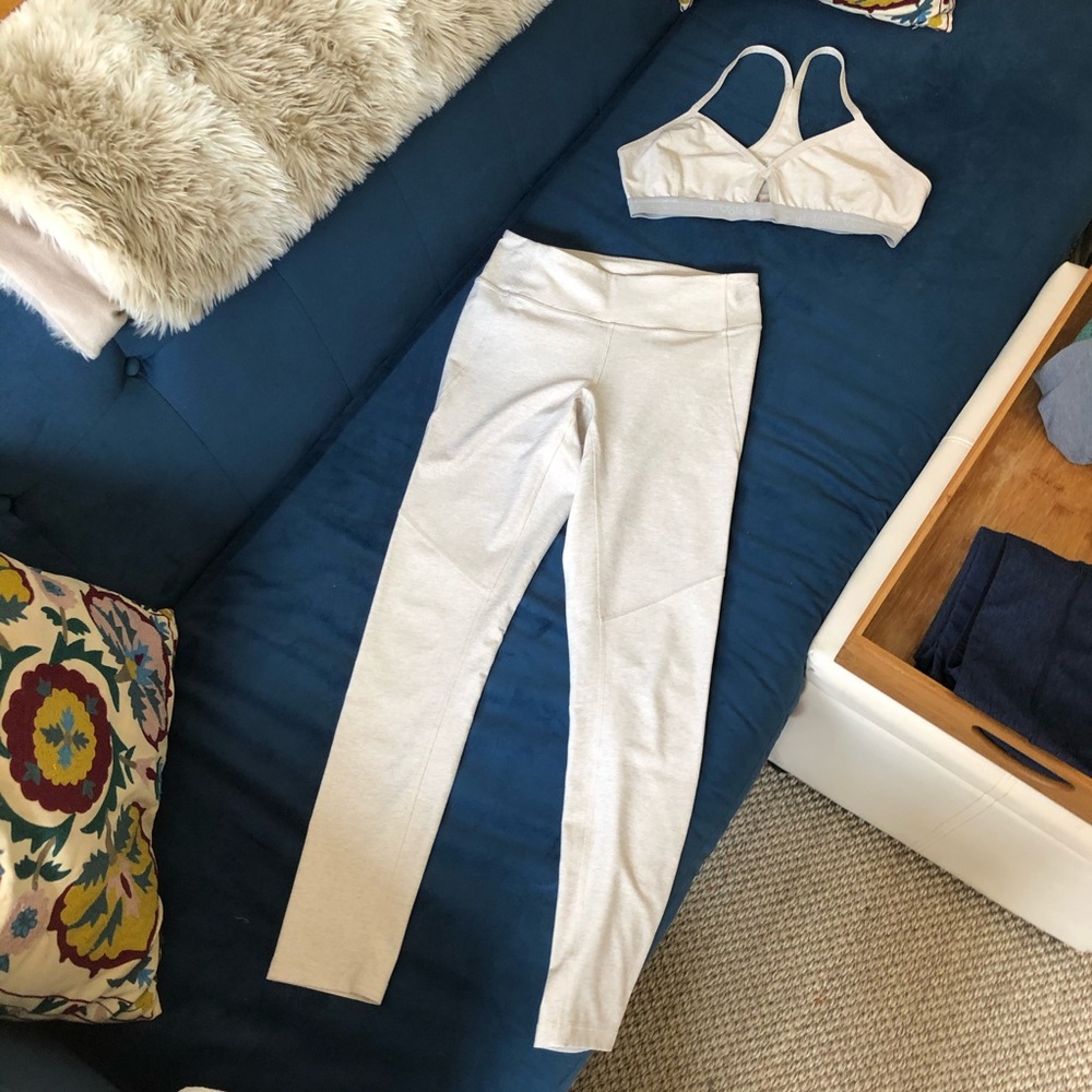 Kit *RARE* Outdoor Voices Bra and Leggings Set